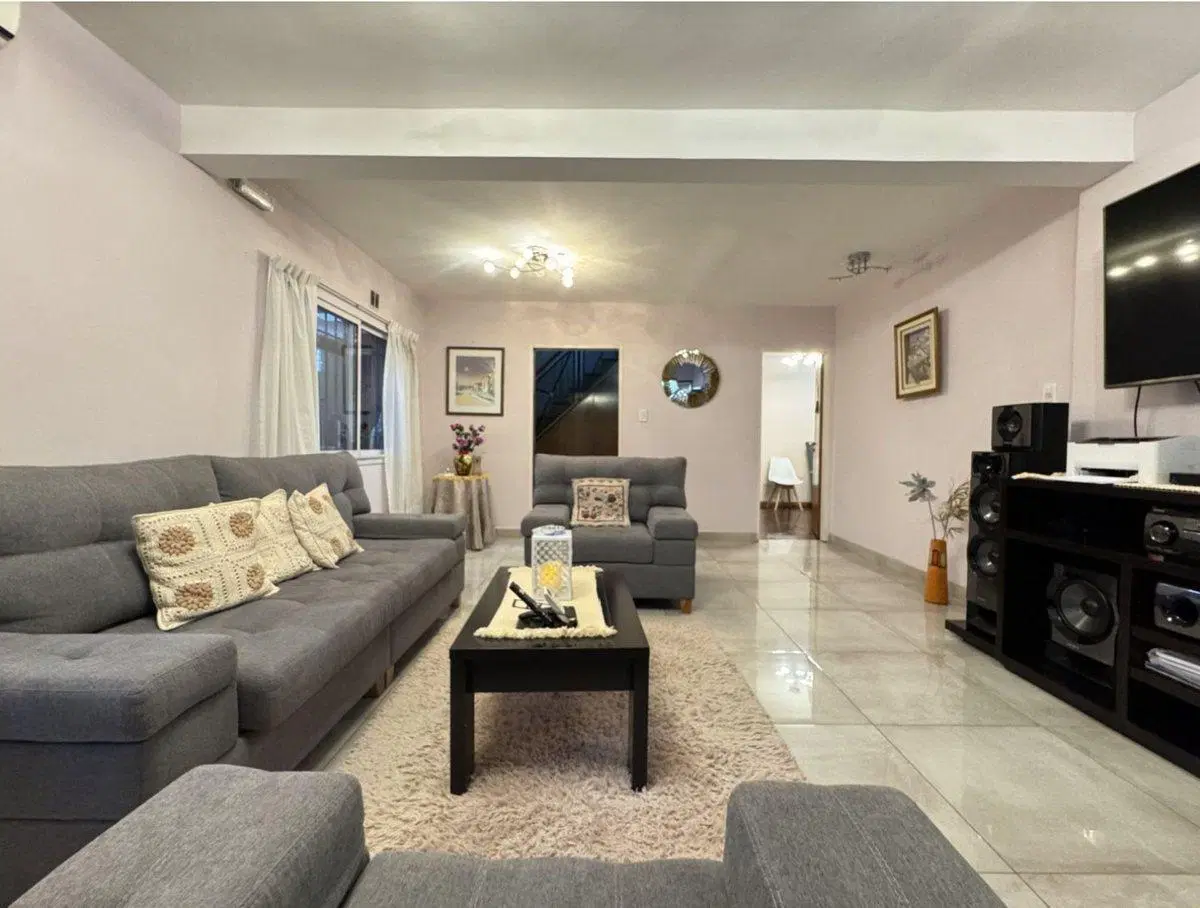 Excelente casa de 5 ambientes 4