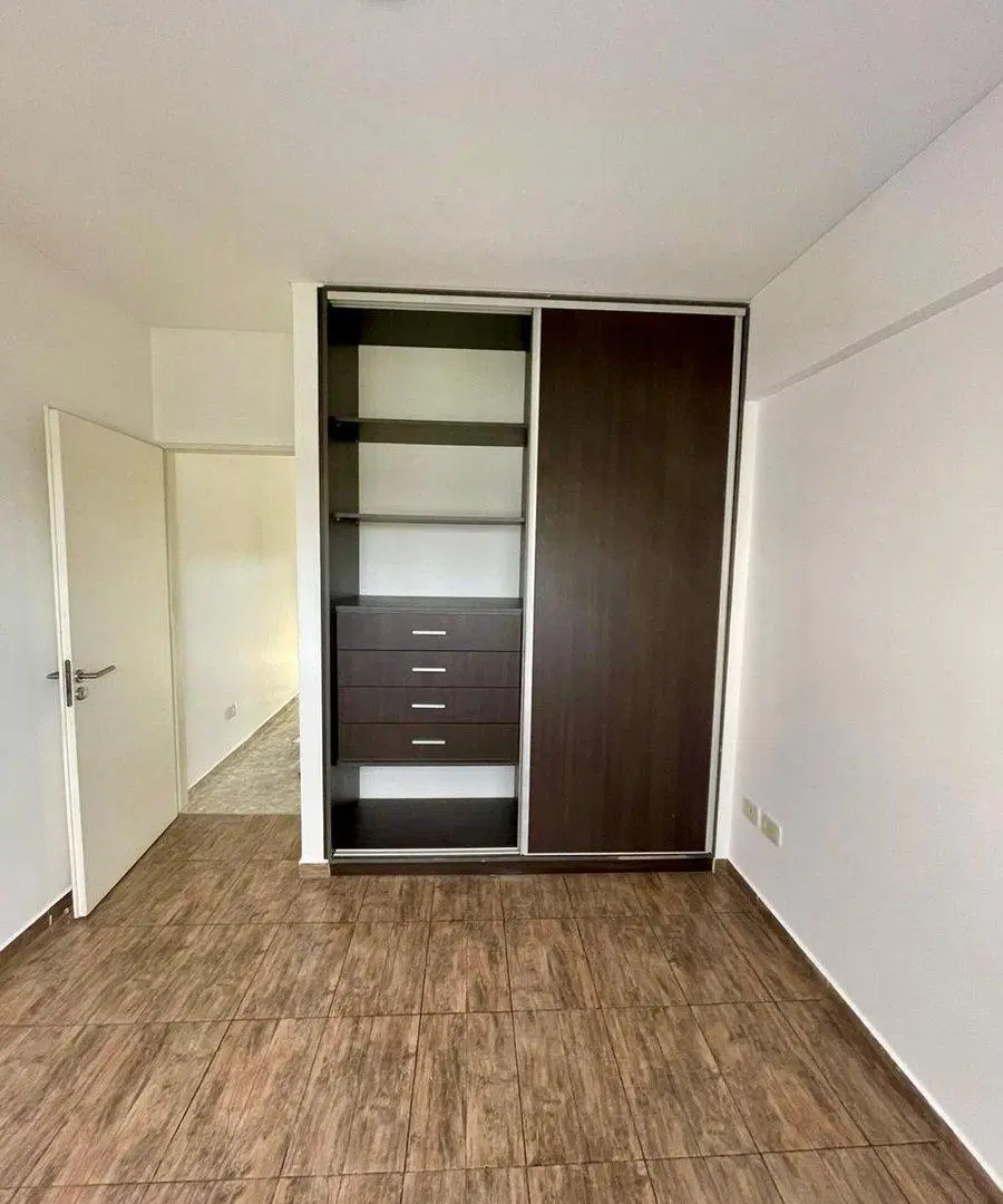 VENTA DEPARTAMENTO 2 AMBIENTES FLORESTA 5