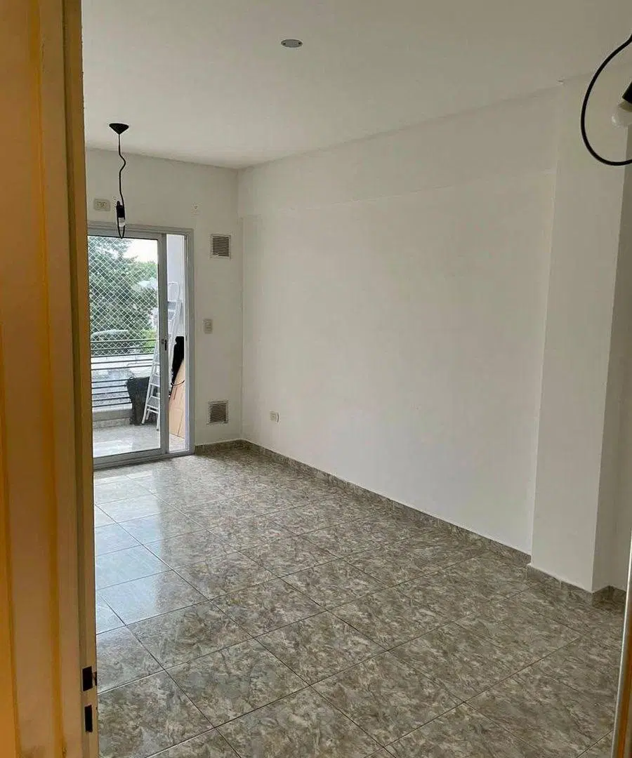 VENTA DEPARTAMENTO 2 AMBIENTES FLORESTA 4