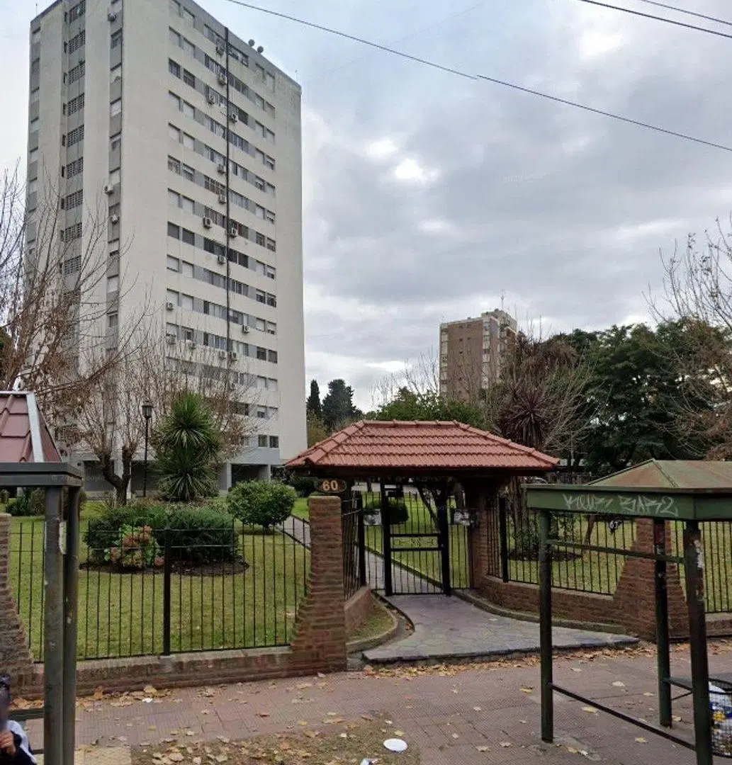 Departamento 4 ambientes con cochera, Villa Celina 3