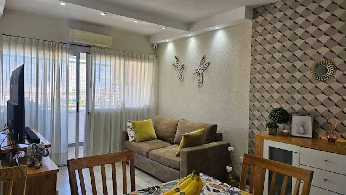 Departamento 4 ambientes con cochera, Villa Celina 2