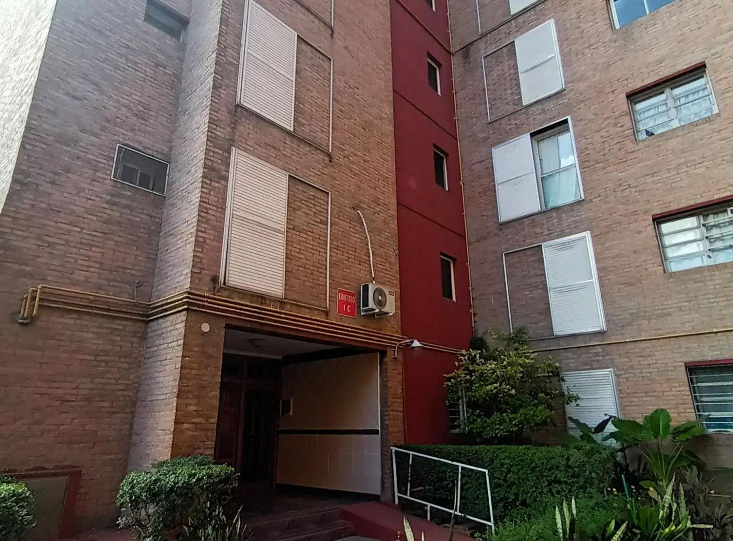 VENTA DEPARTAMENTO 4 AMBIENTES B°SAMORE V. LUGANO 5