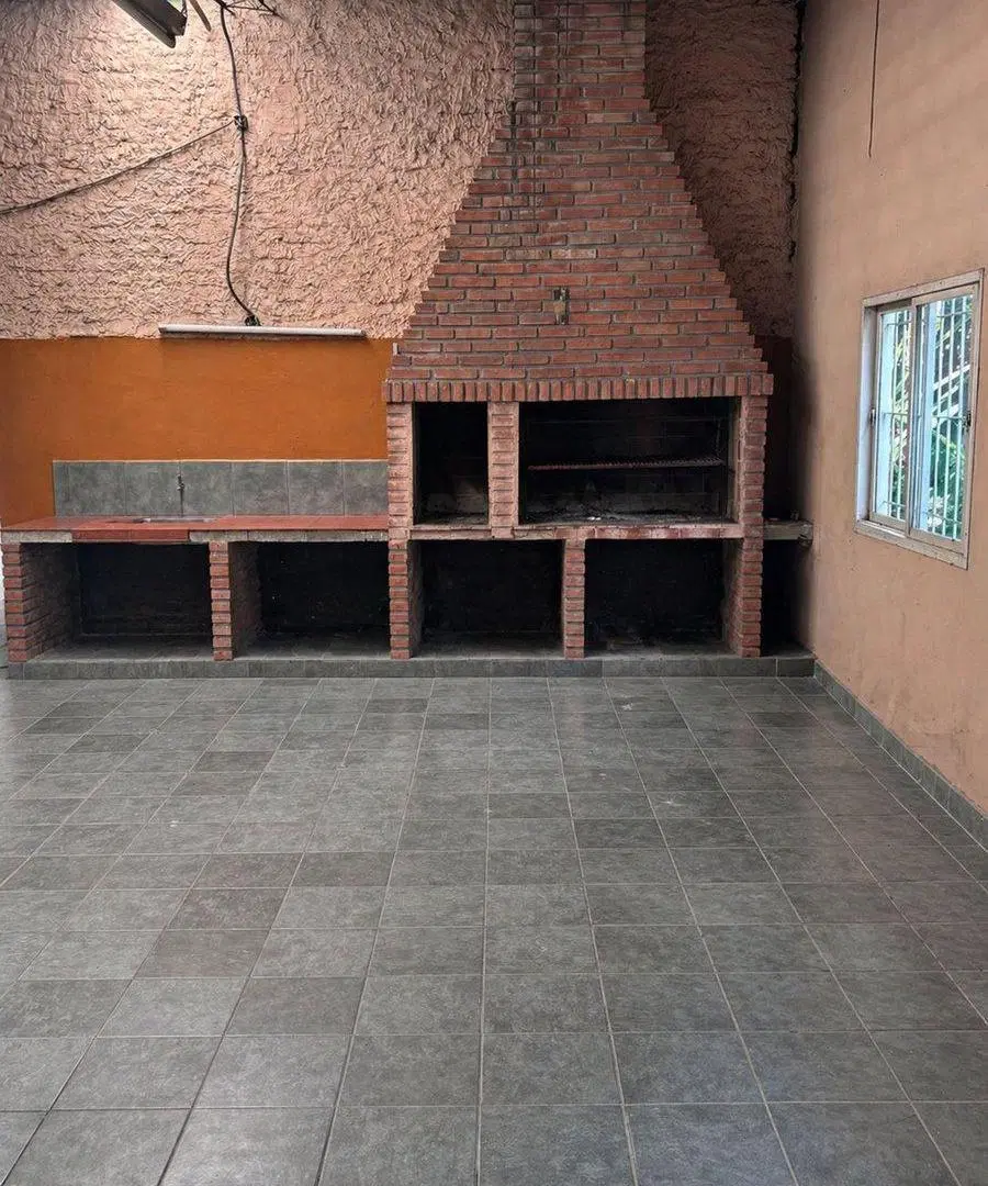 VENTA CASA 5 AMBIENTES VILLA CELINA 4