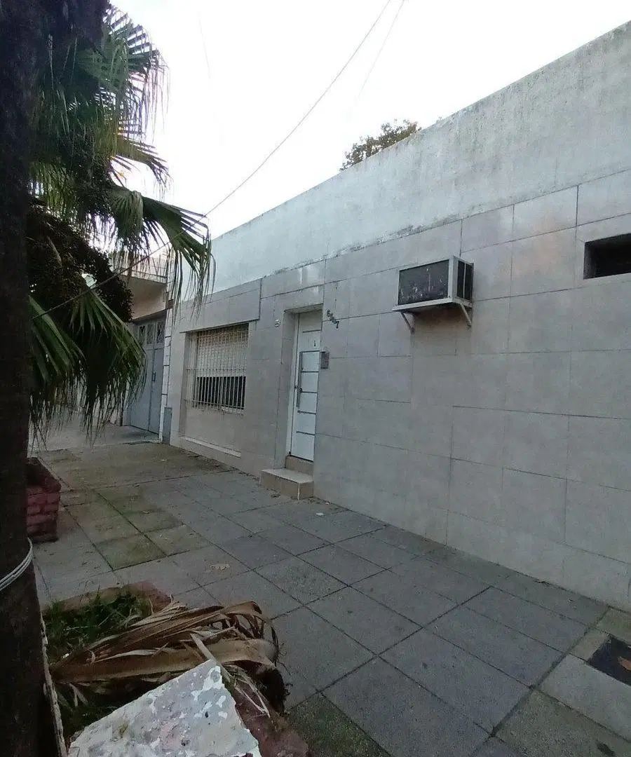 VENTA CASA A REFACCIONAR O DEMOLER V. LUGANO 3