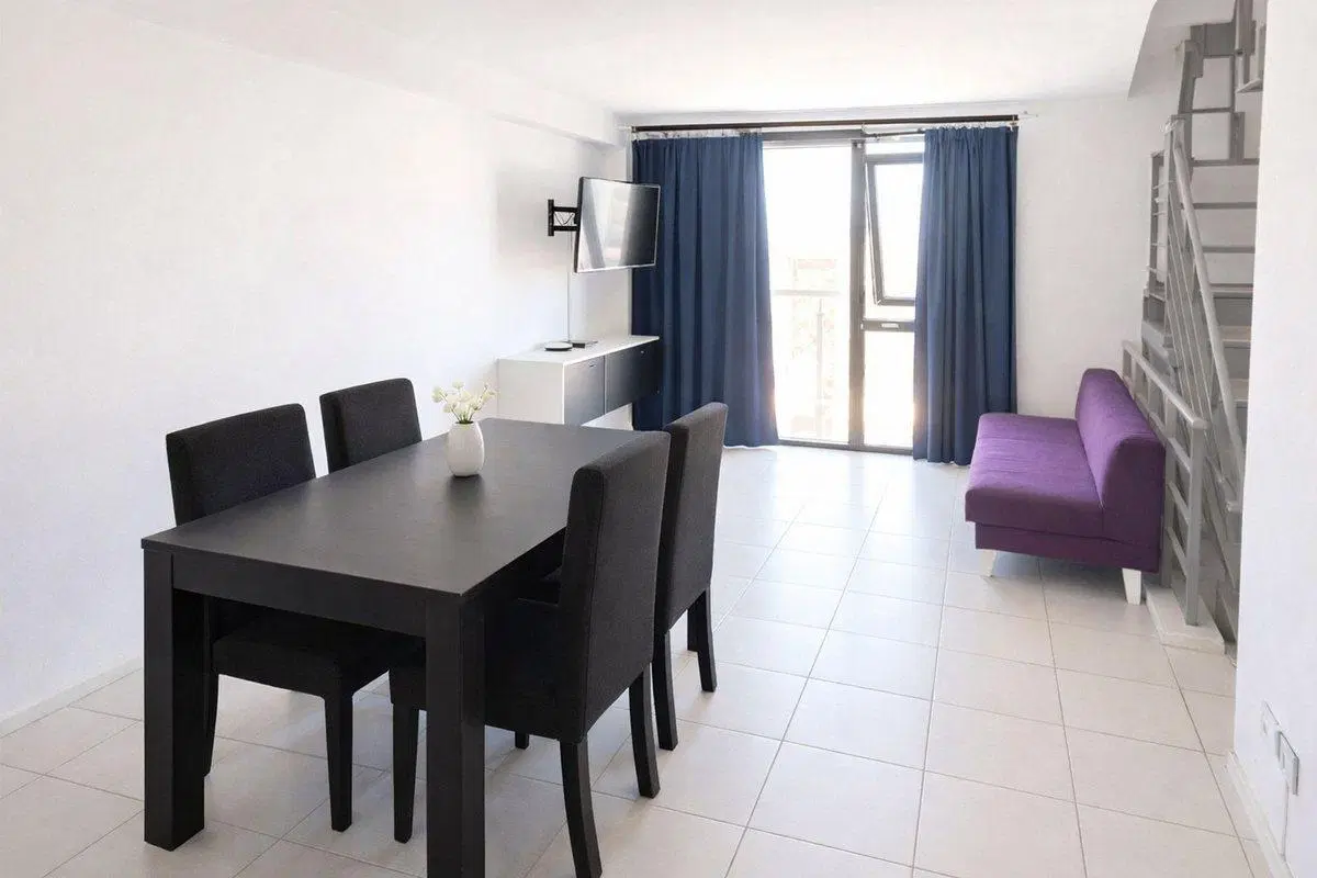 TRIPLEX EN VENTA  EN LUGANO BARRIO  OLIMPICO 5