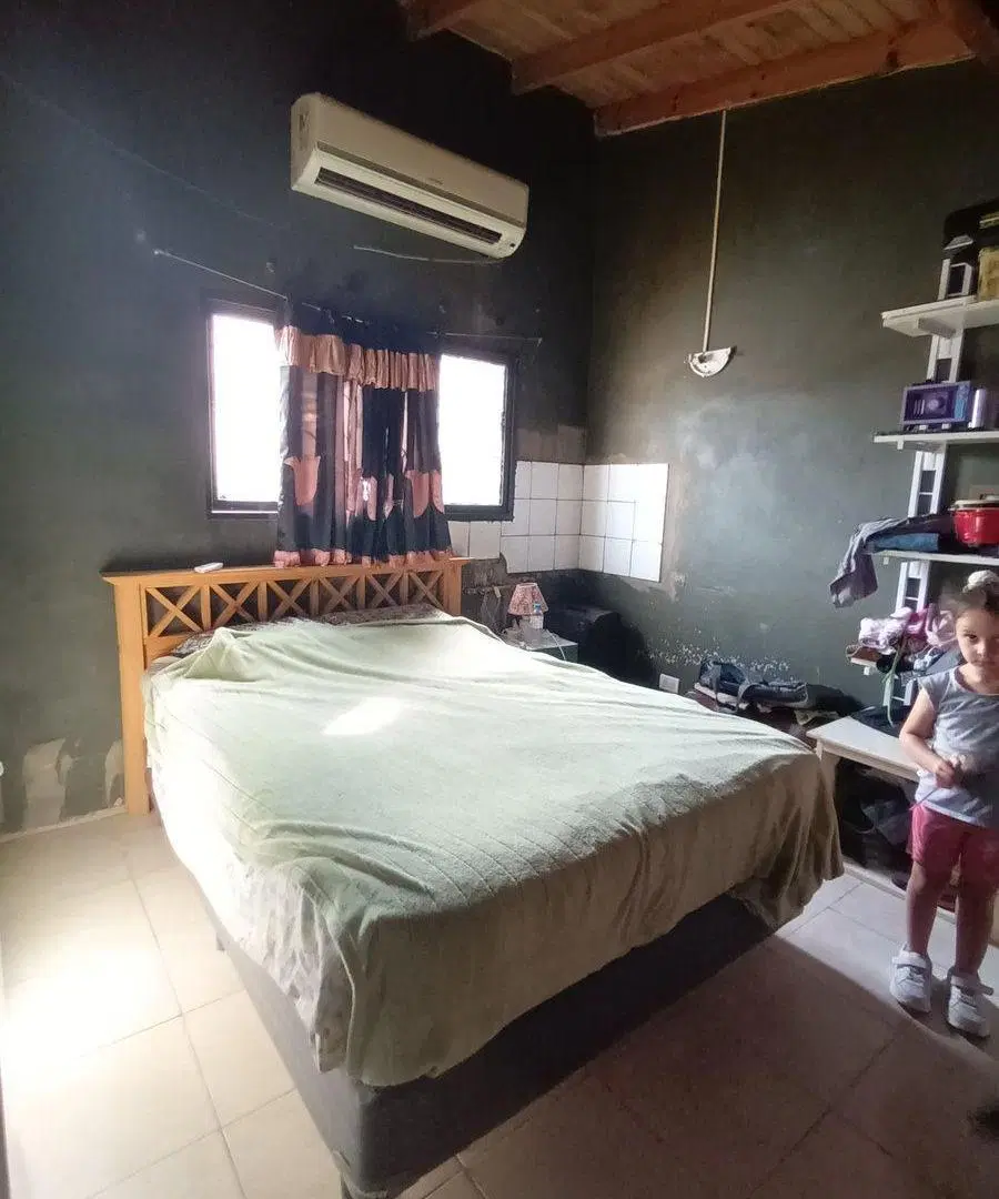 Venta Villa Celina, casa en lote propio. 3