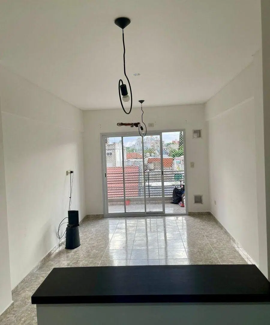 VENTA DEPARTAMENTO 2 AMBIENTES FLORESTA 4