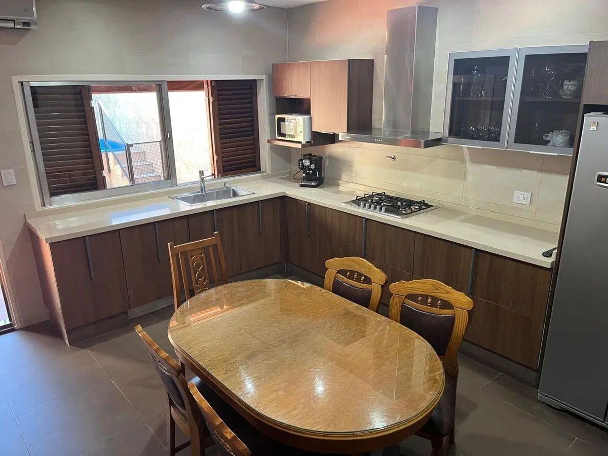 Casa 5 ambientes en zona comercial Villa Lugano 3
