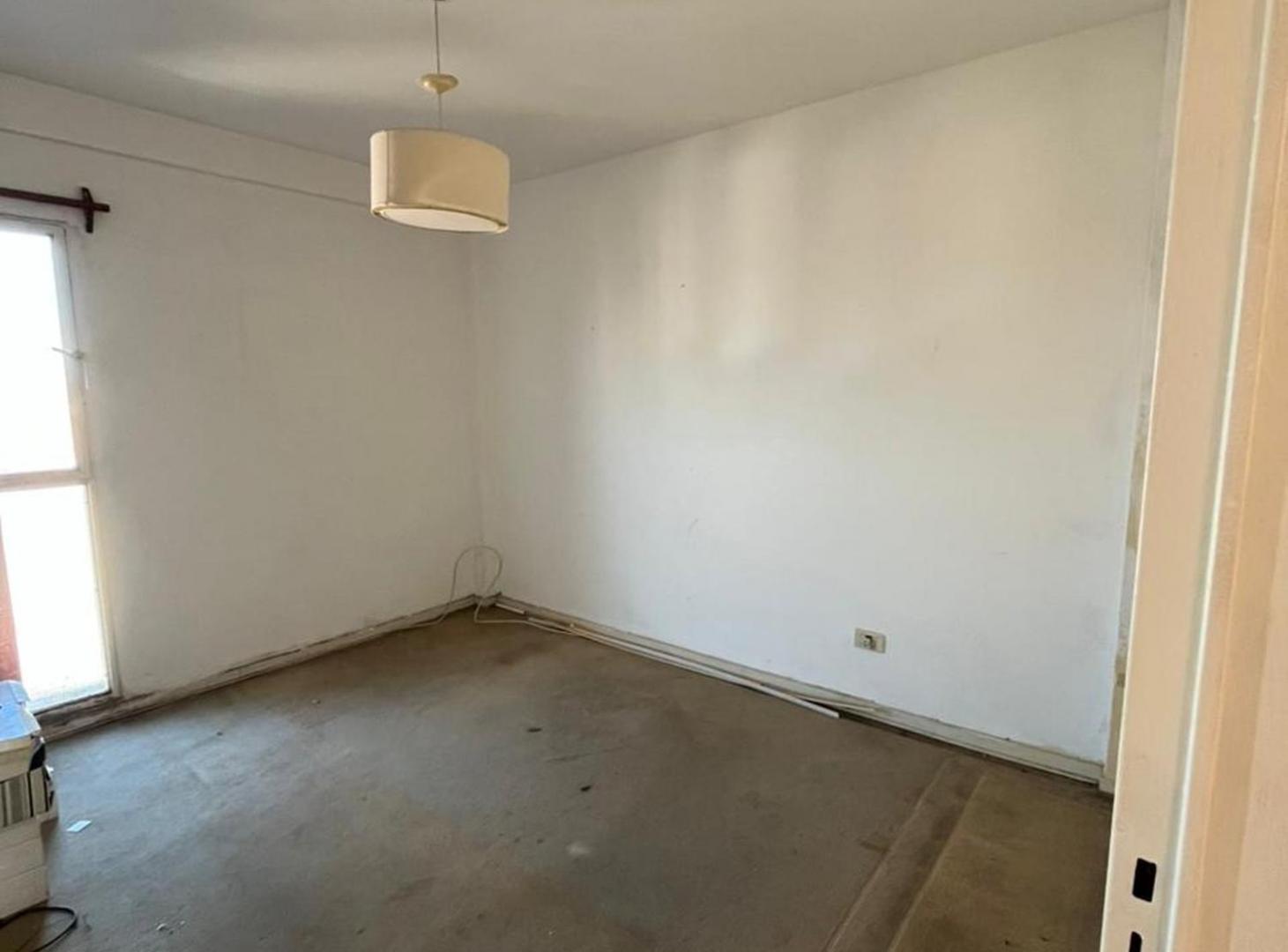 Foto de VENTA DEPARTAMENTO 4 AMBIENTES B°SAMORE V. LUGANO, imagen 5