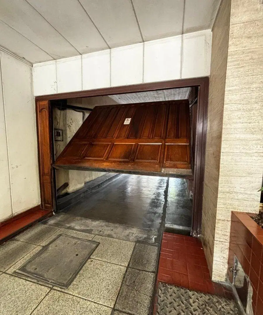 COCHERA TECHADA EN EDIFICO - VILLA LUGANO 4