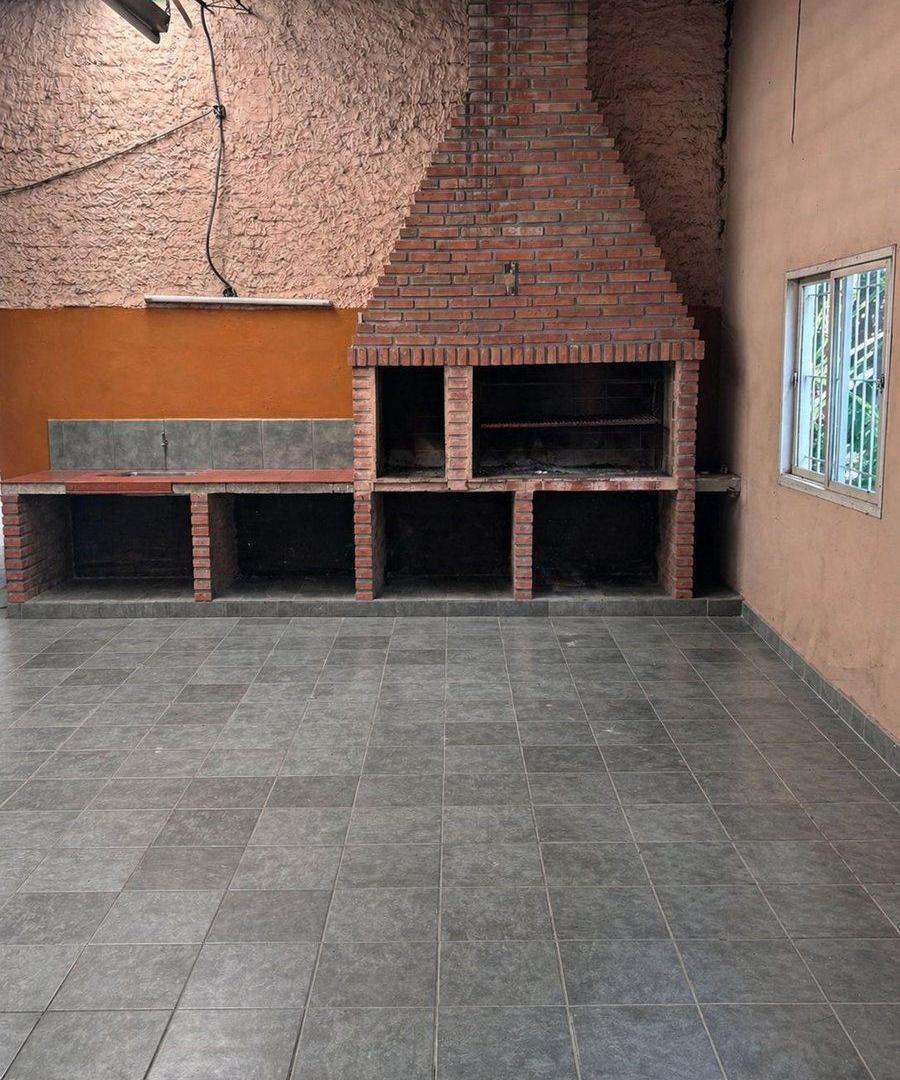 Foto de VENTA CASA 5 AMBIENTES VILLA CELINA, imagen 1