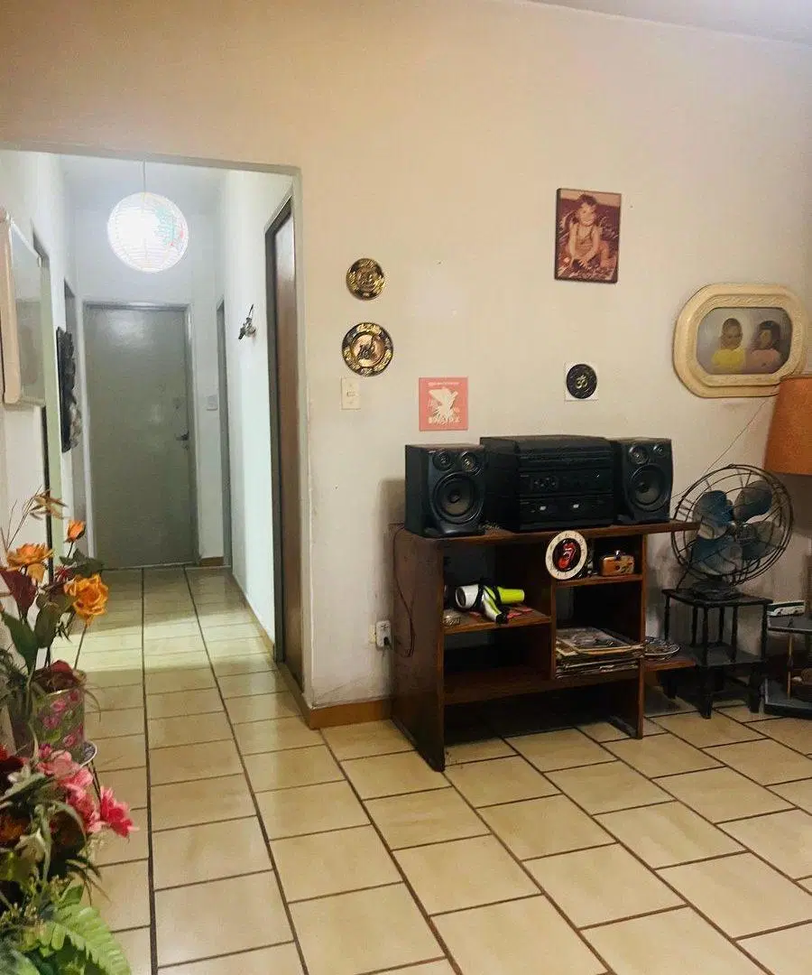 CASA EN VENTA CON LOCALES ,  VILLA LUGANO 4