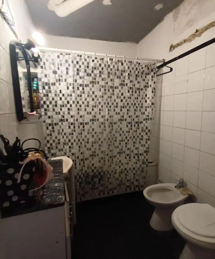 Venta Villa Celina, casa en lote propio. 4