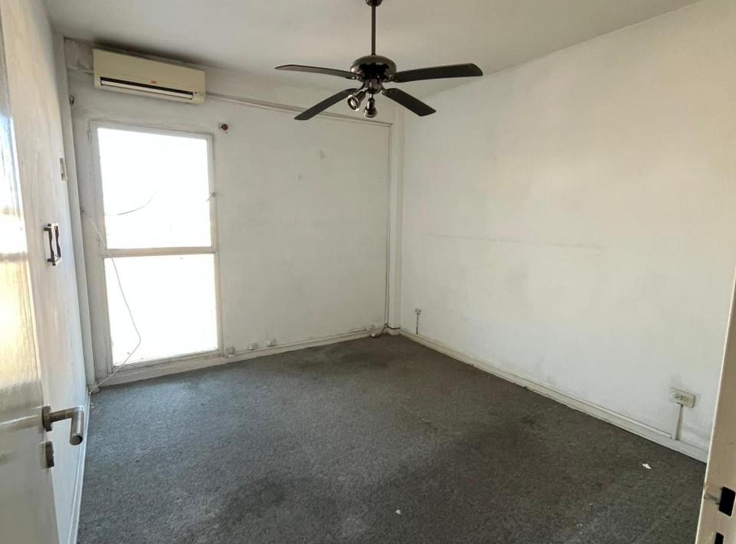 Foto de VENTA DEPARTAMENTO 4 AMBIENTES B°SAMORE V. LUGANO, imagen 4