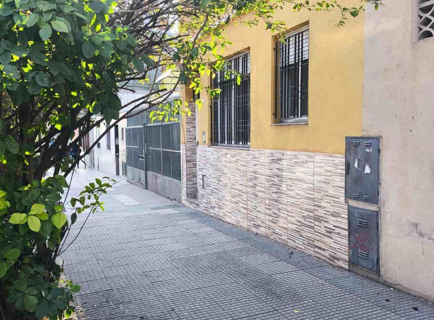 Foto de VENTA CASA DUPLEX 2/3 AMBIENTES LUGANO, imagen 4