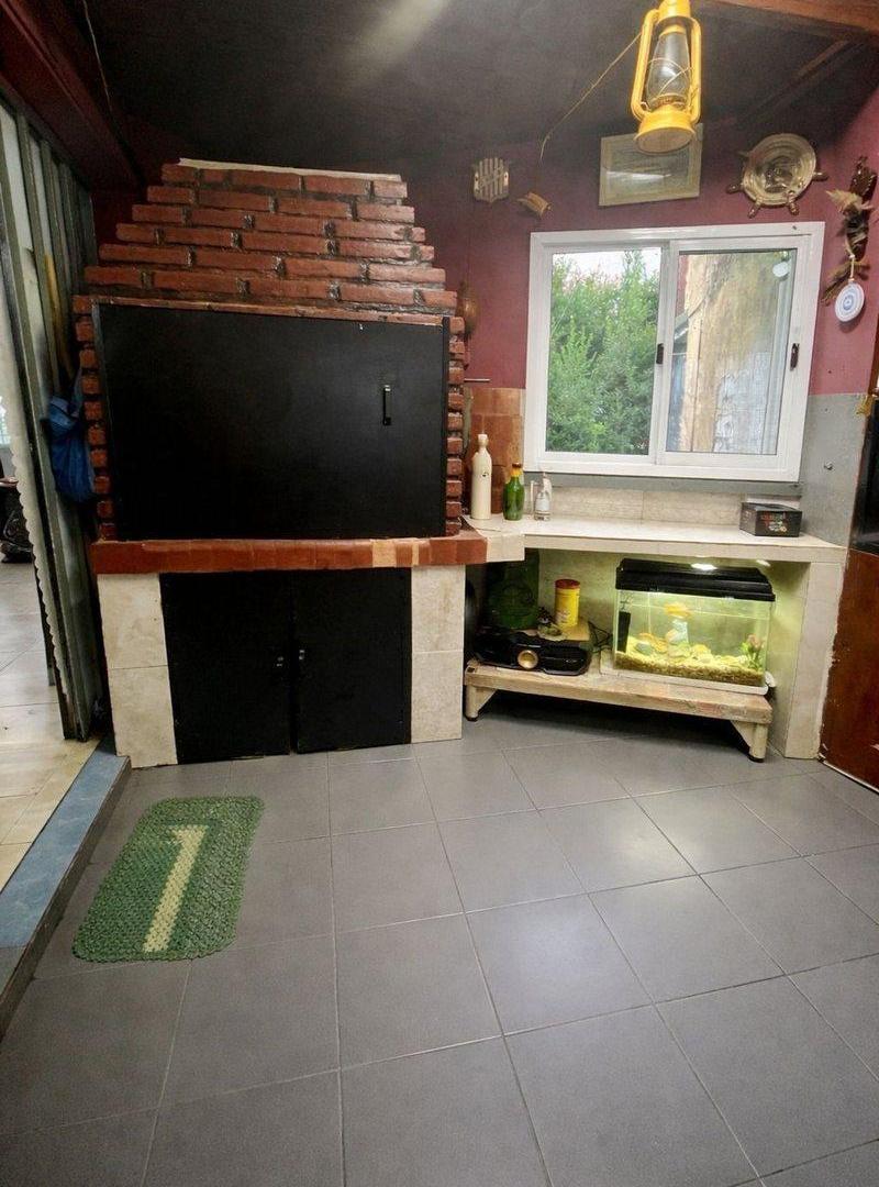Foto de DEPTO 5 AMBIENTES EN VENTA,BARRIO PIEDRABUENA, imagen 2
