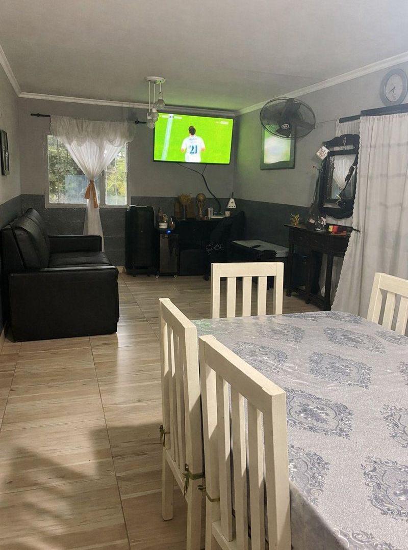Foto de DEPTO 5 AMBIENTES EN VENTA,BARRIO PIEDRABUENA, imagen 4