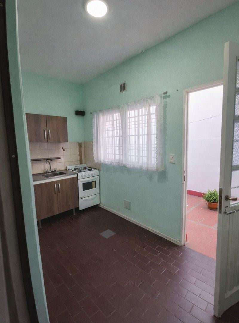 Foto de PH 2 amb al frente con patio y cochera – Morón, imagen 1