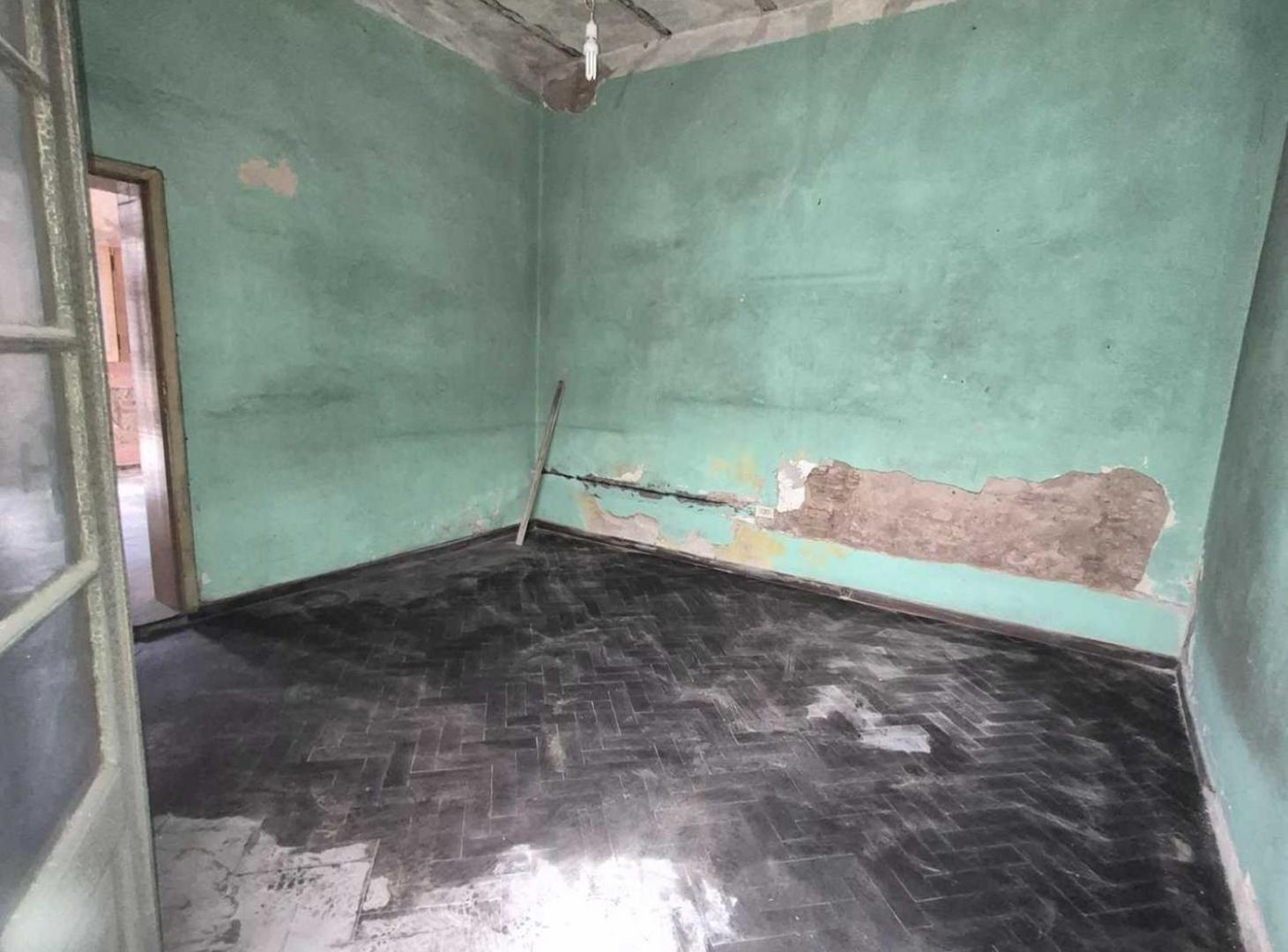 Foto de VENTA CASA 4 AMB CON GALPÓN VILLA LUGANO, imagen 2
