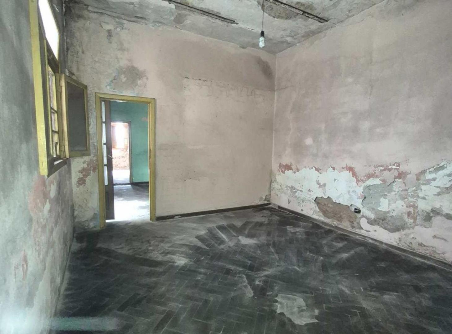 Foto de VENTA CASA 4 AMB CON GALPÓN VILLA LUGANO, imagen 1