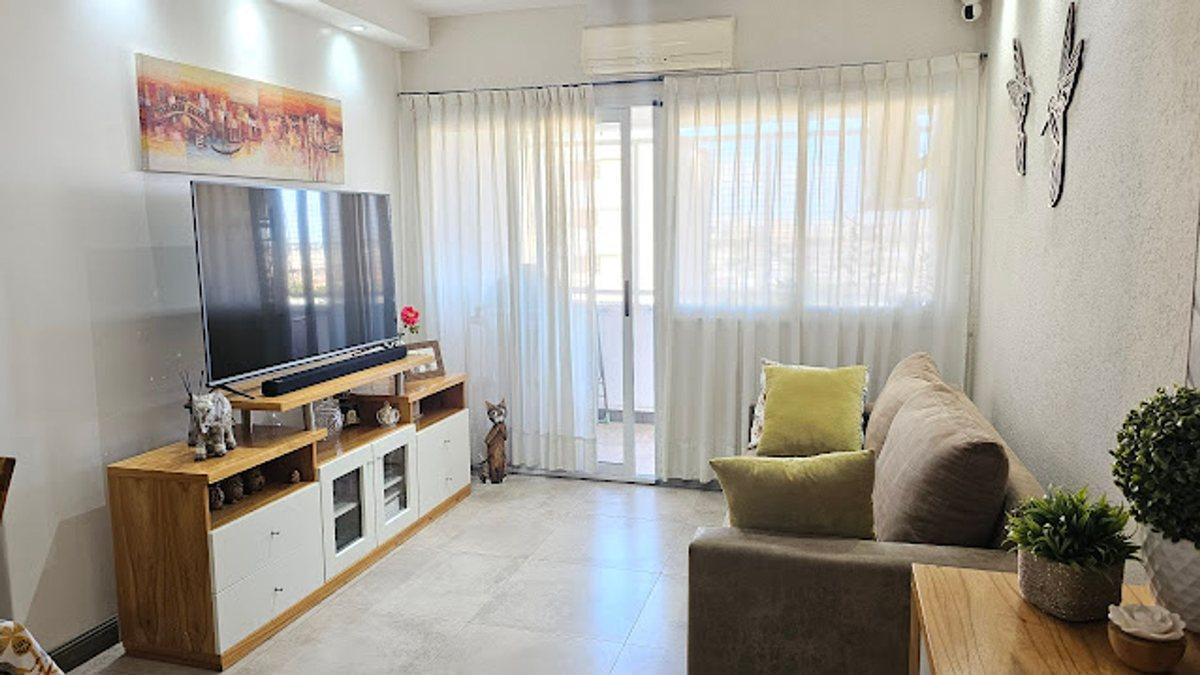 Foto de Departamento 4 ambientes con cochera, Villa Celina, imagen 1