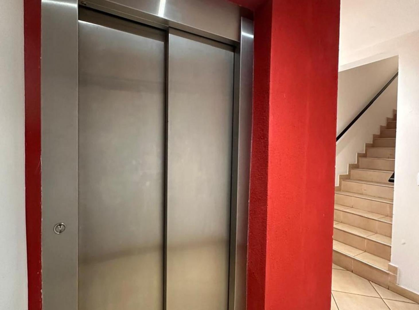 Foto de Departamento 3 ambientes con cochera, Villa Lugano, imagen 1