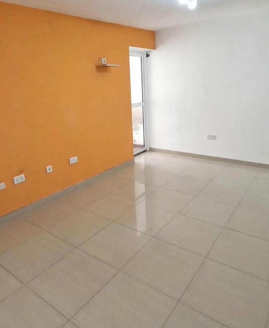 Foto de PH TIPO CASA 4 AMB CON PATIO, VILLA LUGANO, imagen 2