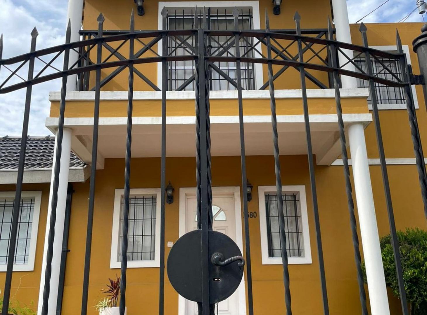 Foto de VENTA CASA 5 amb 2 coch en CIUDAD EVITA-APTO CRED, imagen 2