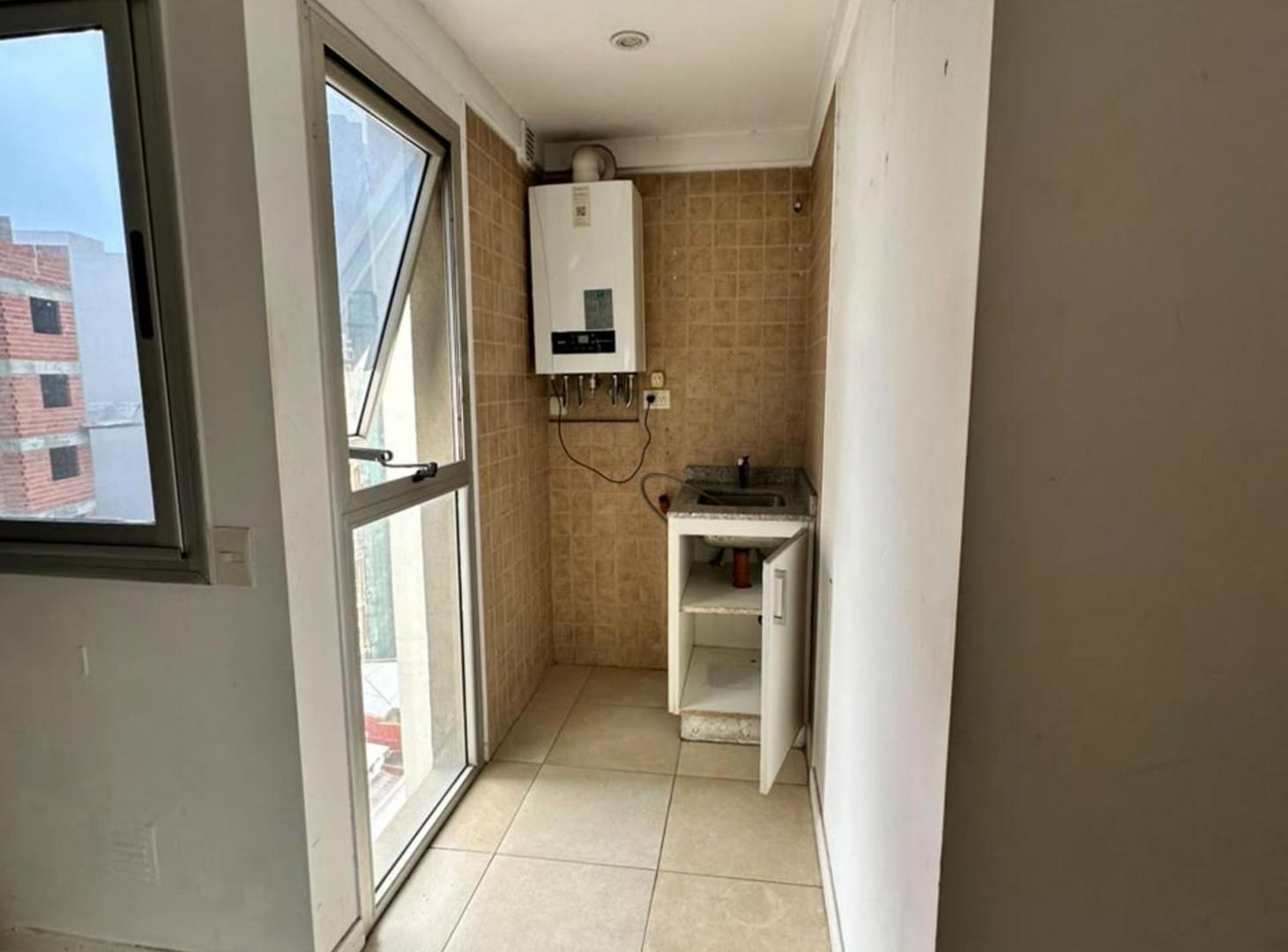 Foto de ALQUILER DE DEPARTAMENTO DE 4 AMBIENTES, imagen 3