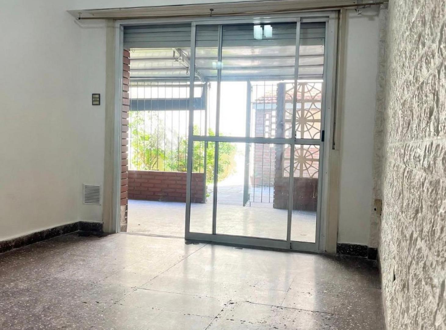 Foto de Departamento venta con Patio Villa Lugano, imagen 3
