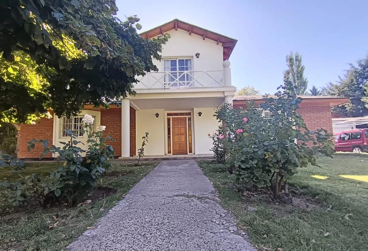 EN VENTA CASA 3 DORMITORIOS JARDINES DE HILMAR PLOTTIER 1