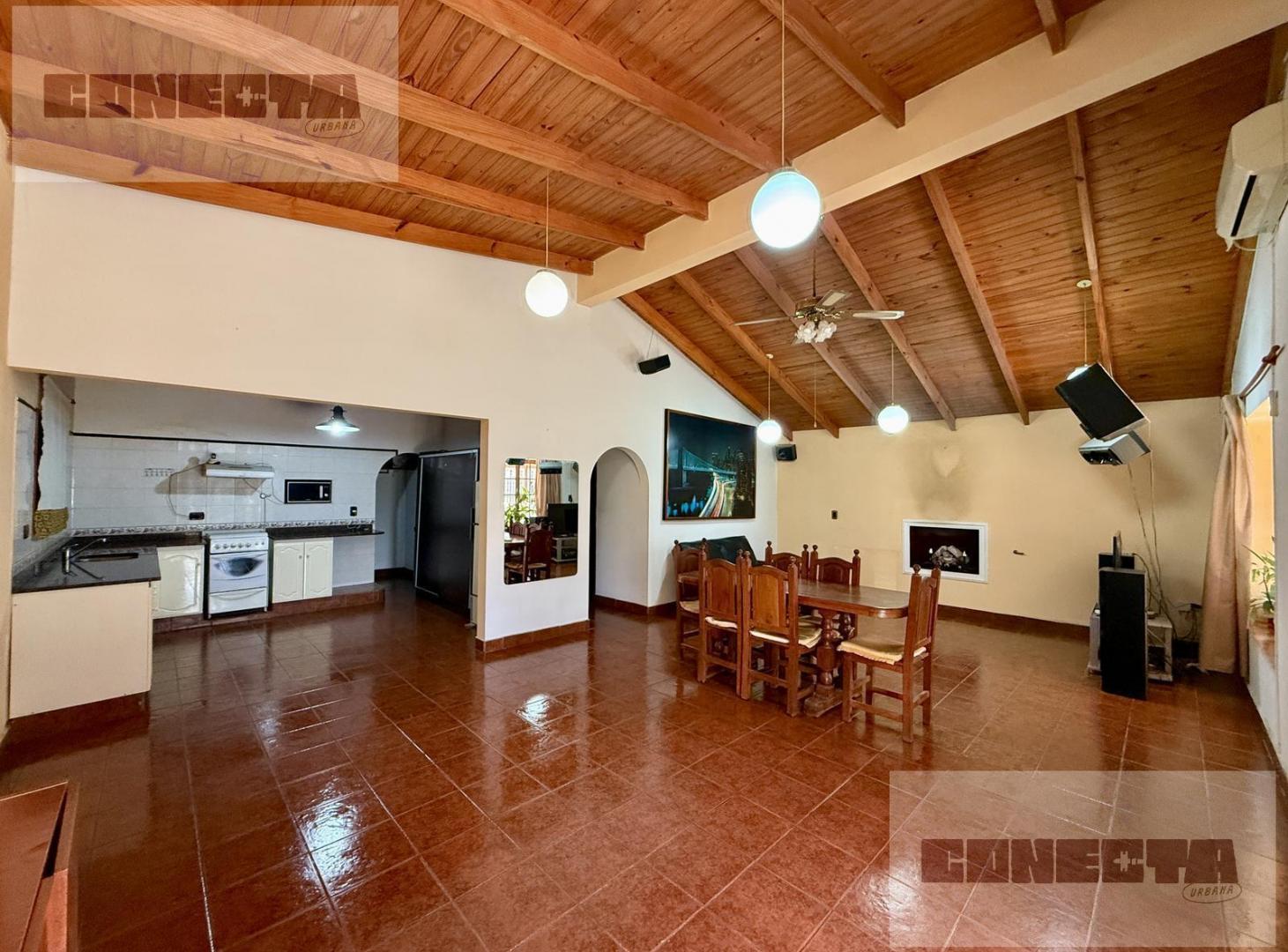 Foto de VENTA DE CASA CON QUINCHO Y PILETA EN PLOTTIER, NEUQUÉN, imagen 2