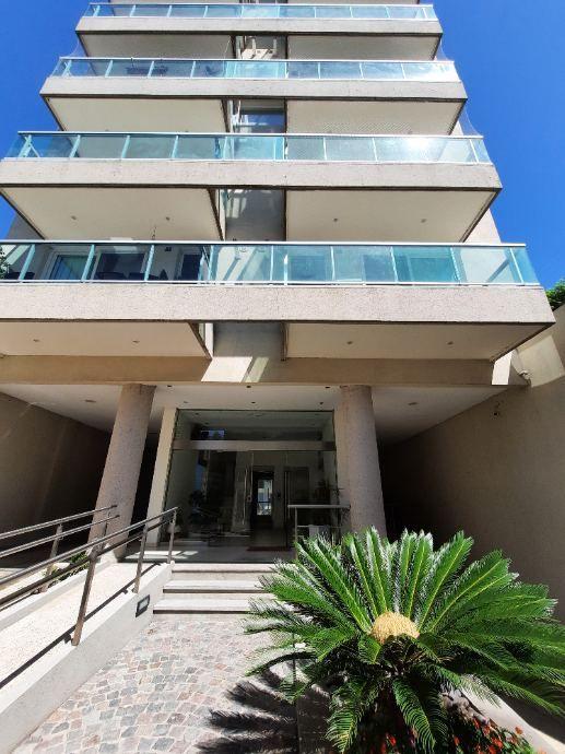 Departamento en venta de 3 Ambientes con cochera en Quilmes Centro, Apto crédito