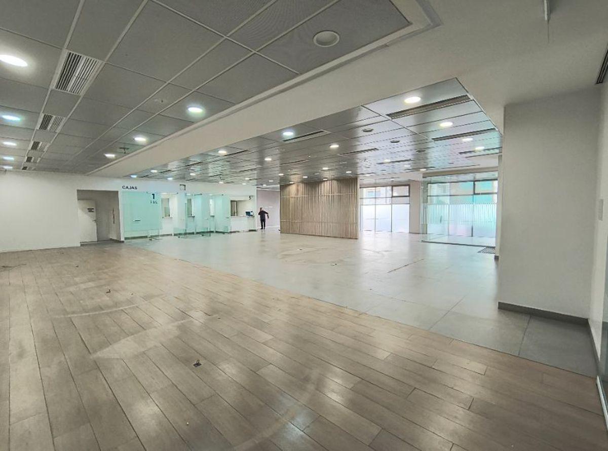 Foto de Importante Local en Alquiler de 1245m2 con cocheras en subsuelo, imagen 3