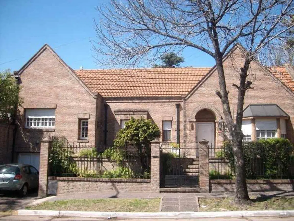 Importante Chalet en Alquiler de 4 Ambientes en Quilmes Centro 4