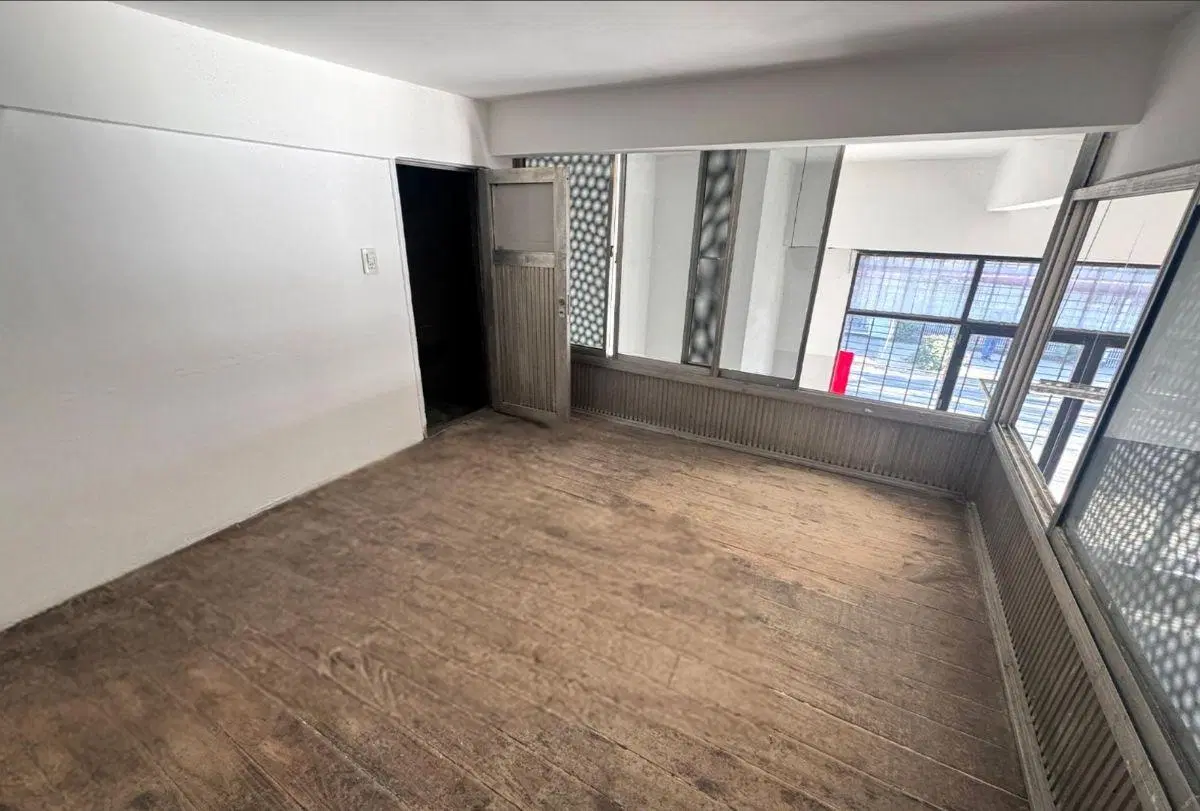 Local Comercial en venta Sobre avenida 24 en Berazategui, ideal inversor 3