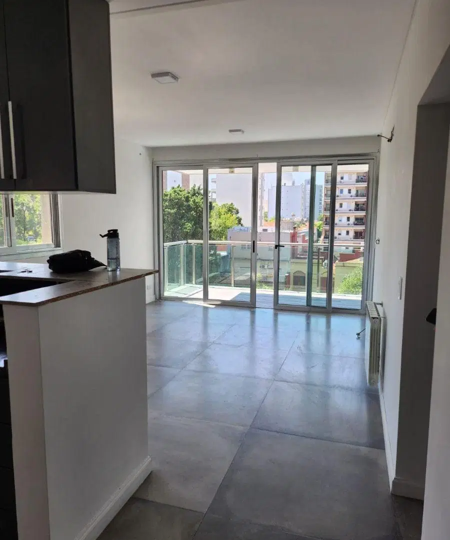 Departamento en alquiler de 3 Ambientes con cochera en Quilmes Centro 4