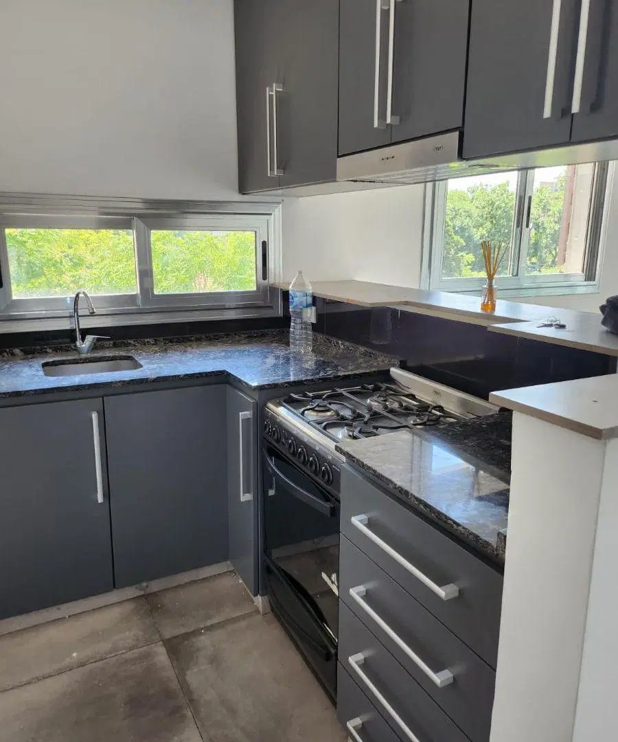 Departamento en alquiler de 3 Ambientes con cochera en Quilmes Centro 2