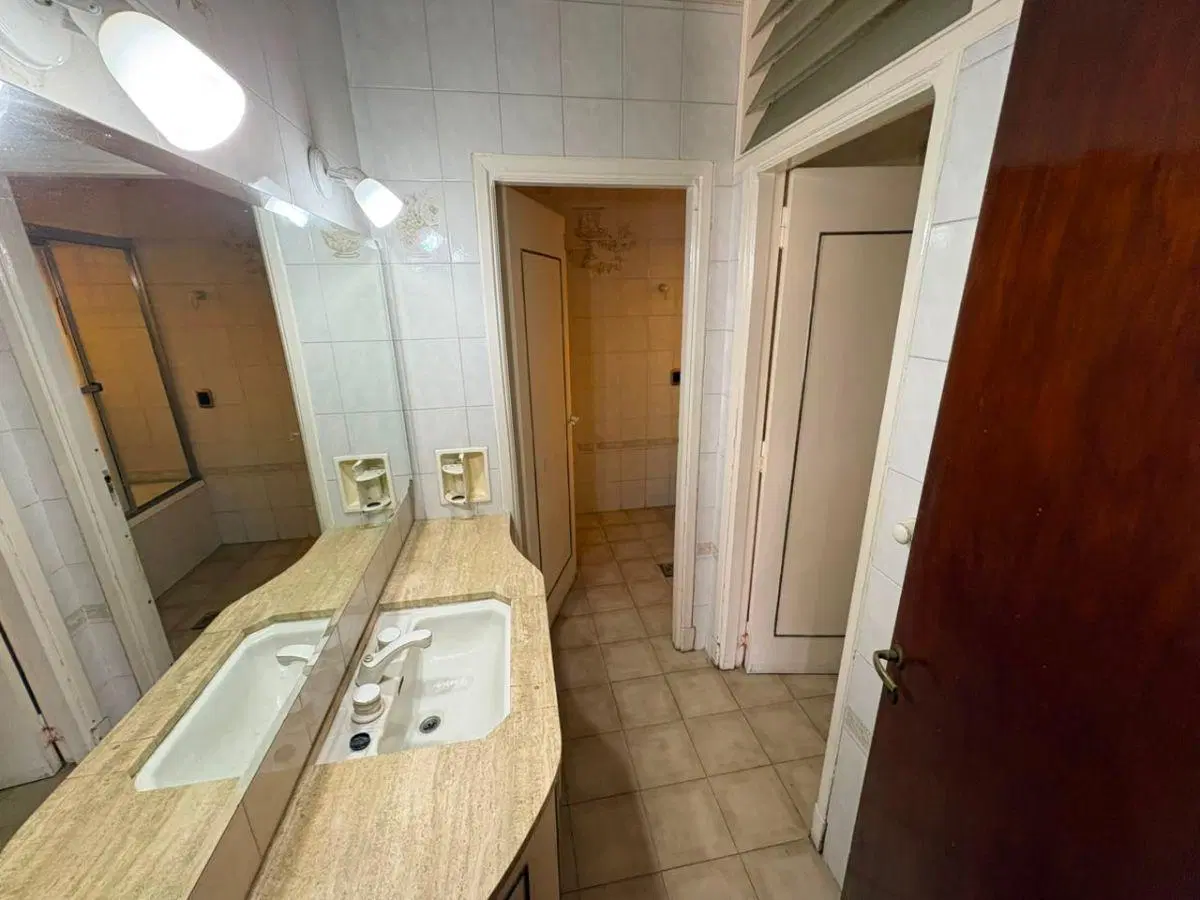 Casa de 4 Ambientes en alquiler con garage y parrilla en Quilmes 5