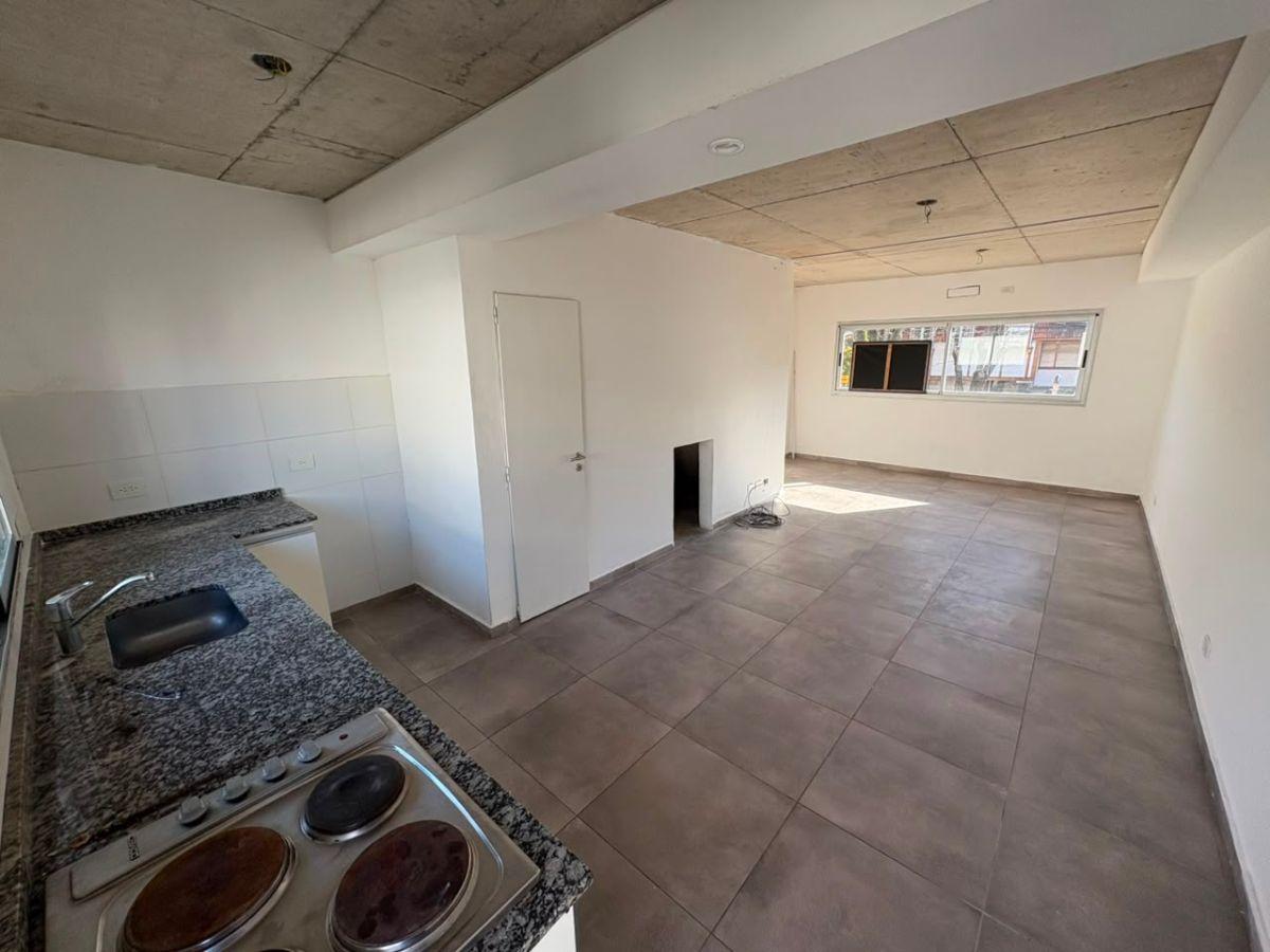 Foto de Dúplex en alquiler 3 ambientes con cochera y baulera en Quilmes Centro, imagen 4