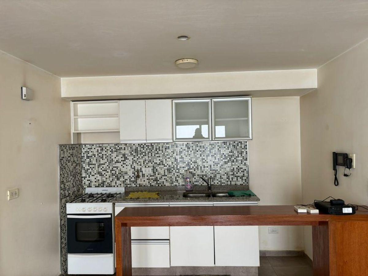 Foto de Departamento en alquiler de 2 Ambientes en Quilmes Centro, zona Plaza, imagen 1