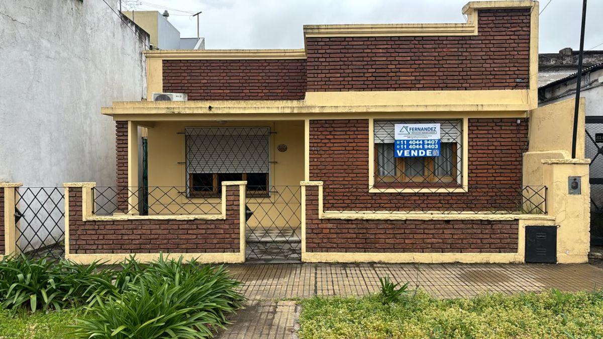 Foto de Casa en venta estilo Americano de 3 Ambientes en Quilmes Oeste, imagen 1
