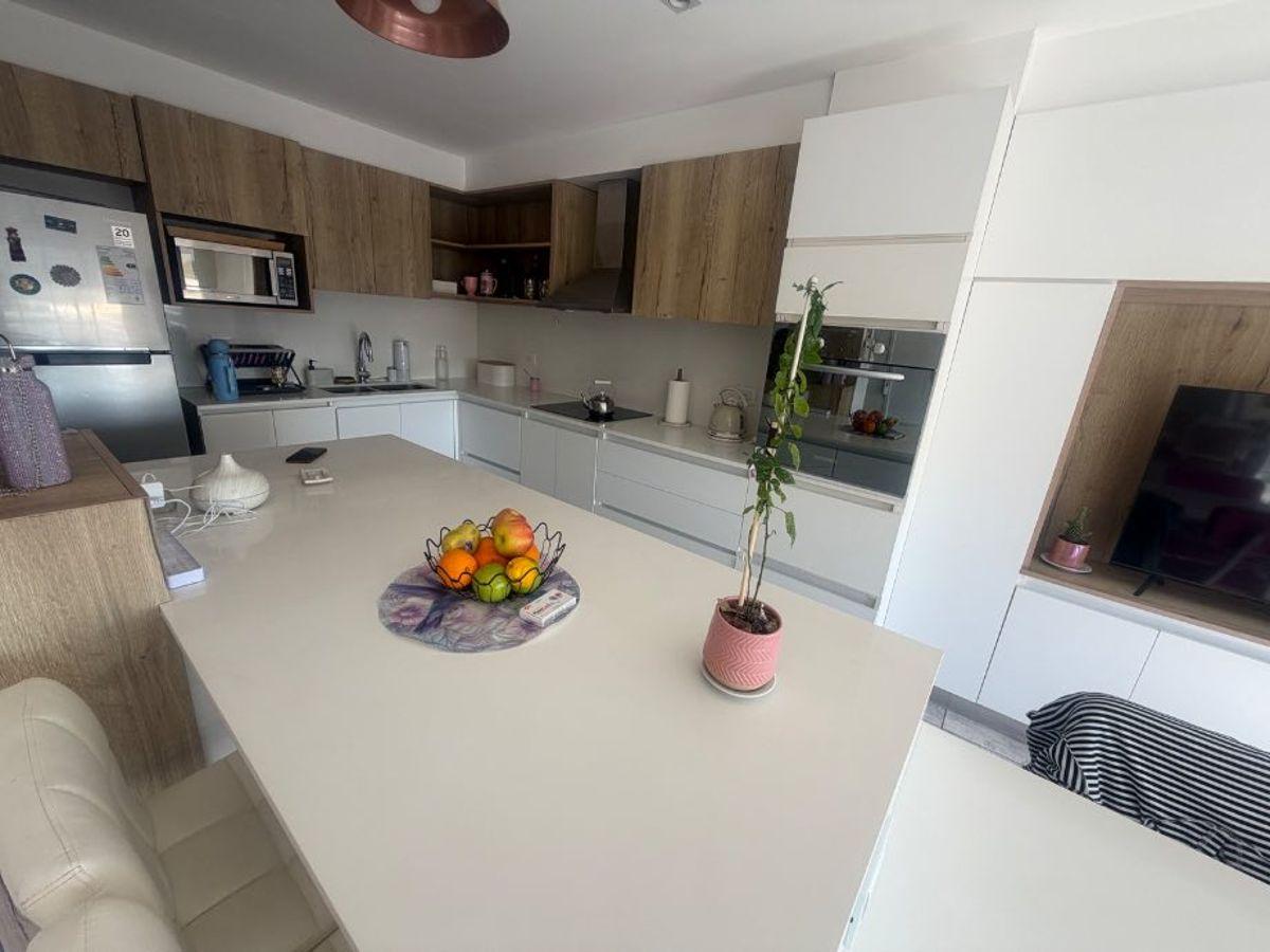 Foto de Piso en venta de 4 Ambientes con cochera en Bernal Centro, imagen 4
