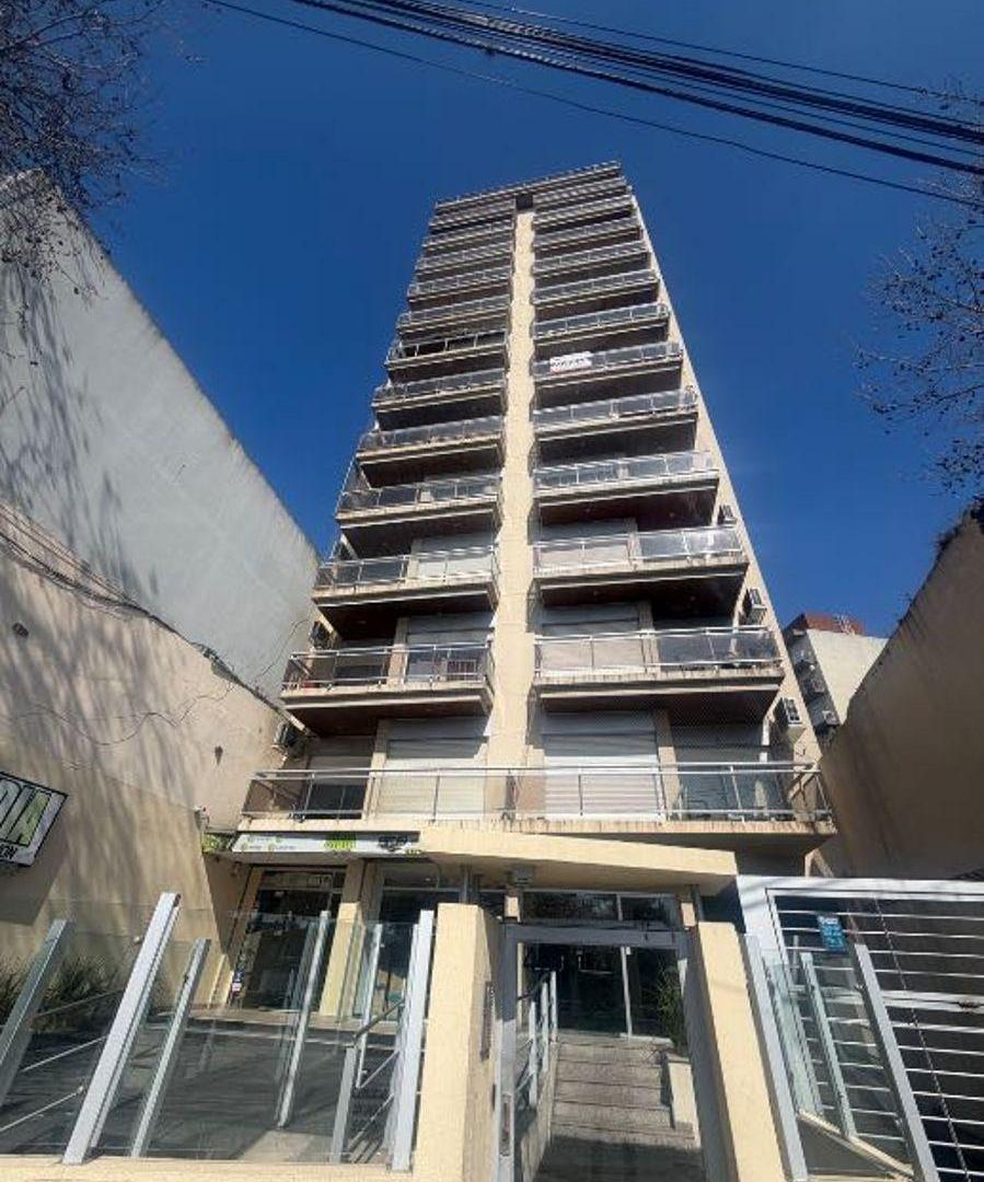Foto de Piso en venta de 4 Ambientes con cochera en Bernal Centro, imagen 1