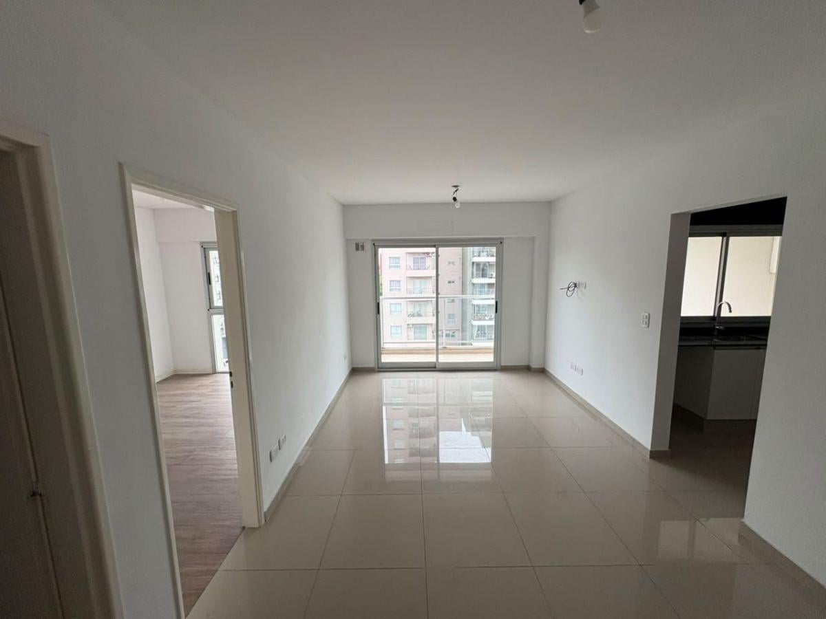 Foto de Departamento en venta de 2 ambientes con cochera en Quilmes Centro, imagen 1