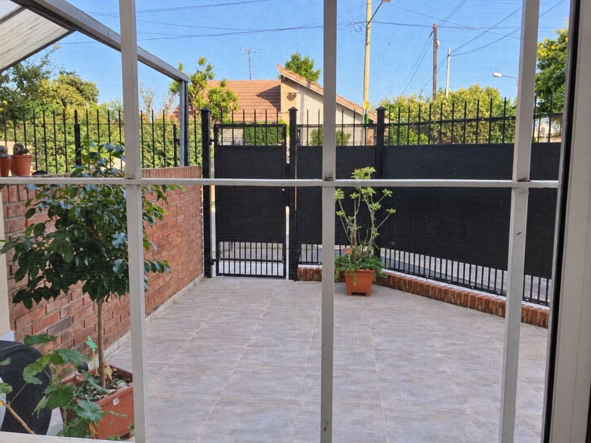 Foto de Dúplex en venta de 3 Ambientes con doble entrada para auto en, imagen 2