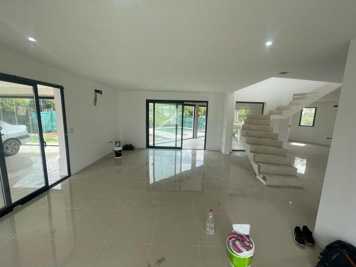 Foto de Excelente Casa en Alquiler de 6 Ambientes desarrollada en dos plantas, imagen 3