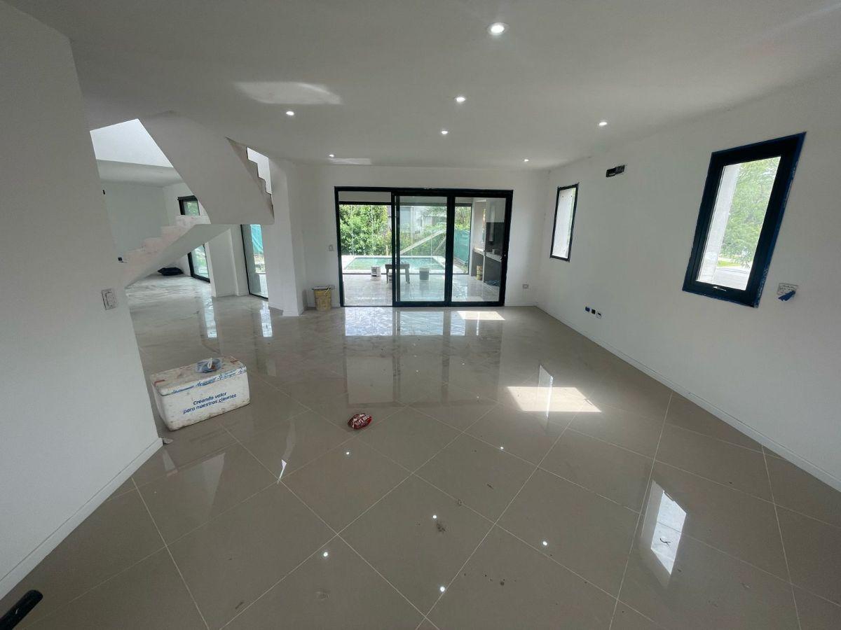 Foto de Excelente Casa en Alquiler de 6 Ambientes desarrollada en dos plantas, imagen 5