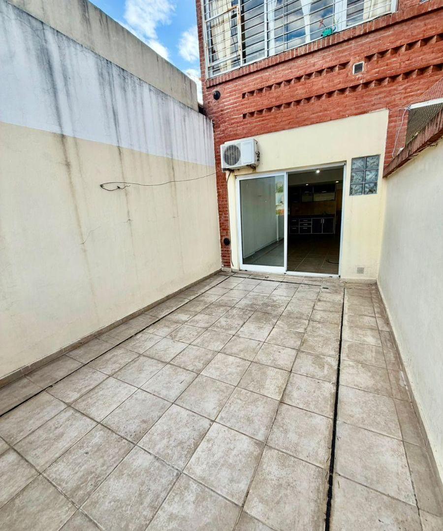 Foto de Departamento de 40 m² con balcon aterrazado de 1 ambiente en venta en, imagen 2