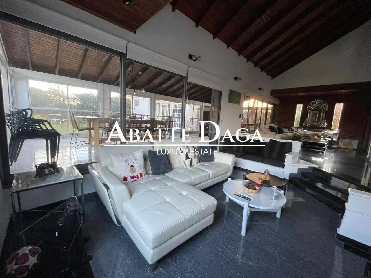 Canning- Amplio Chalet De 5 Ambientes En Venado 1 3